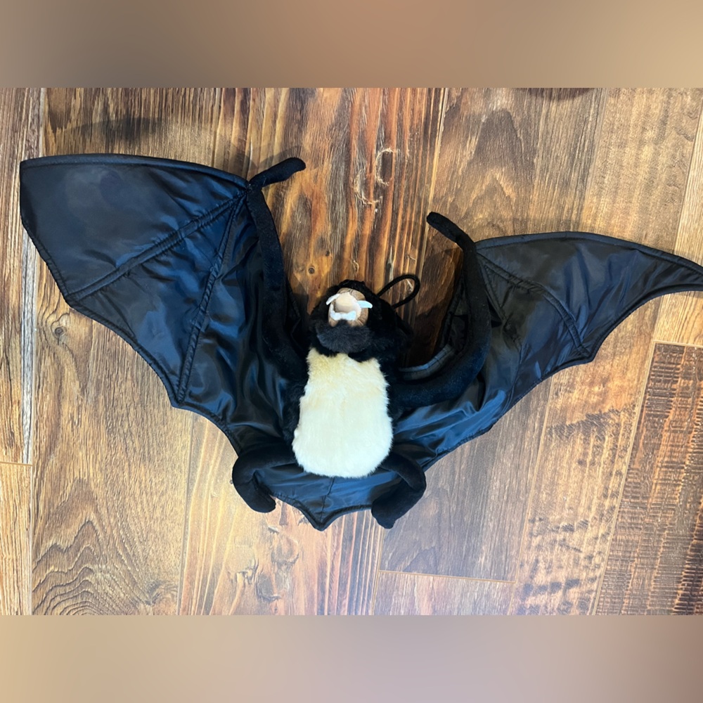 Hanging bat